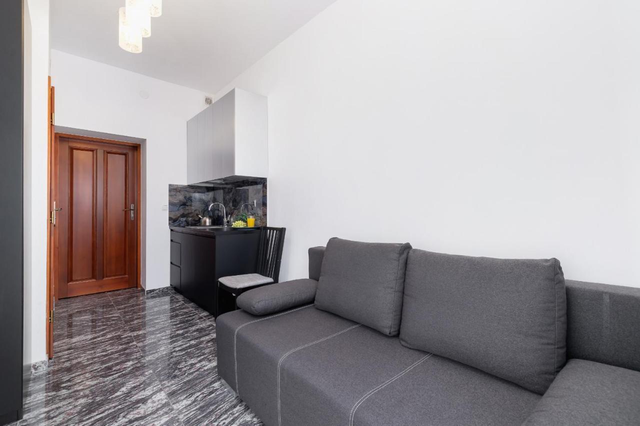 Apartments On Krupowki Street With Mountain View By Noclegi Renters Zakopane Exteriör bild