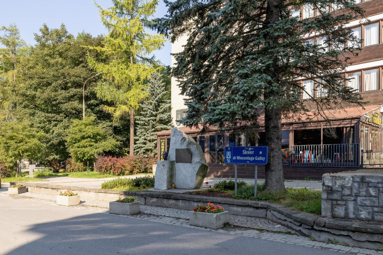 Apartments On Krupowki Street With Mountain View By Noclegi Renters Zakopane Exteriör bild