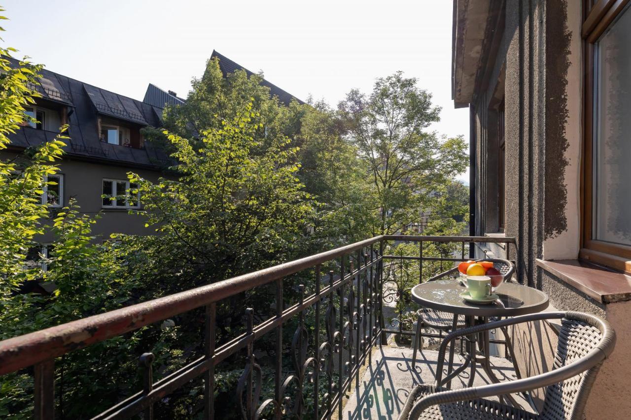 Apartments On Krupowki Street With Mountain View By Noclegi Renters Zakopane Exteriör bild